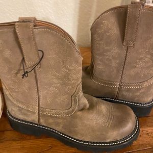 Women’s ARIAT boots
